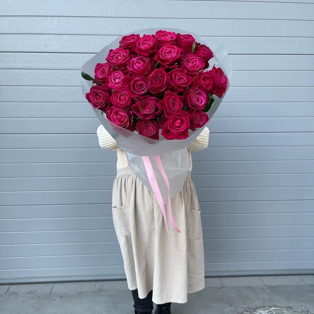 25 малиновых роз 🌺