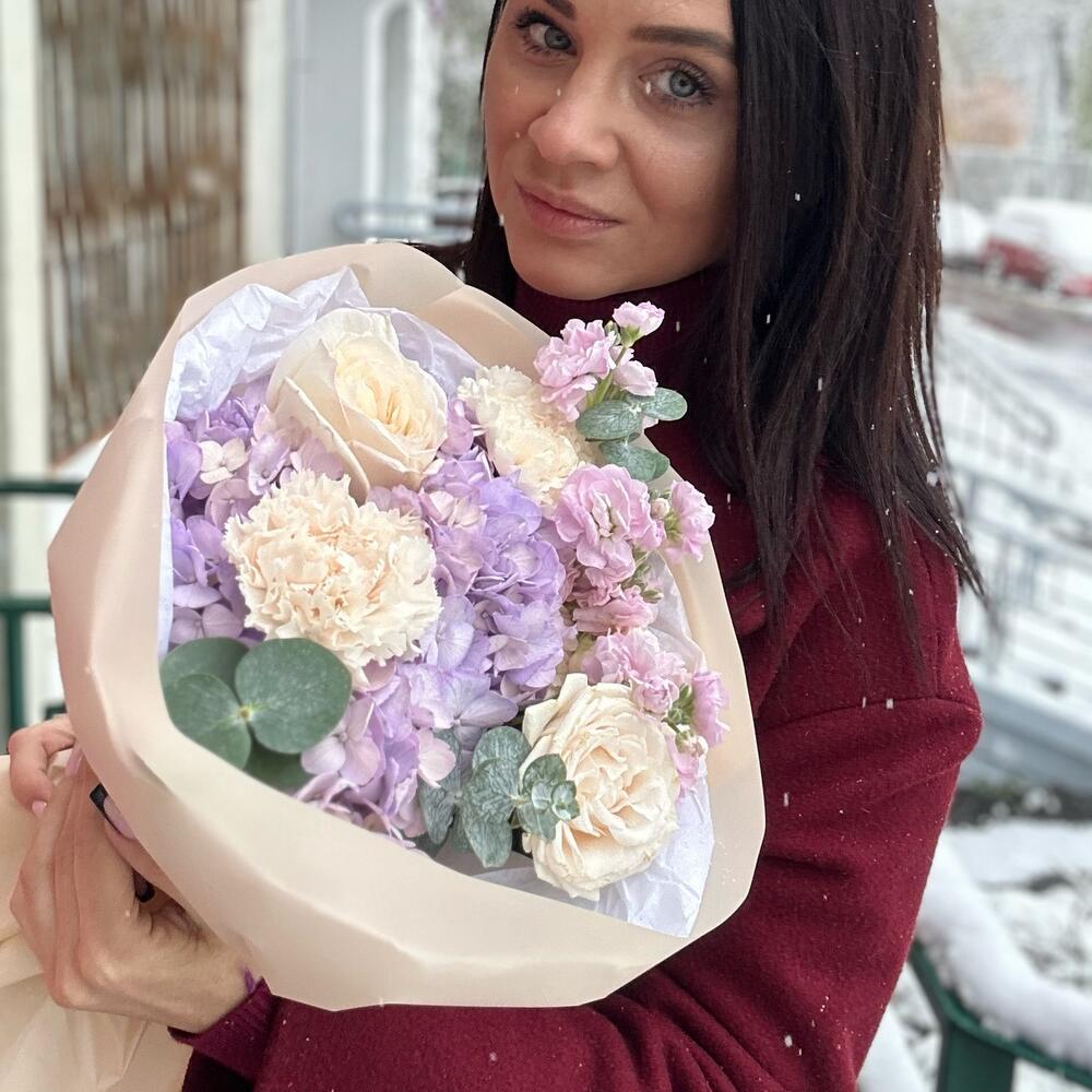 Сборный букет Лавандовый вечер с гортензией и ароматной розой