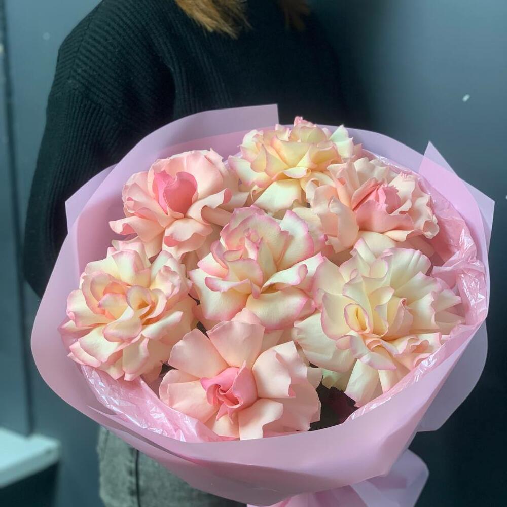 7 ажурных роз
