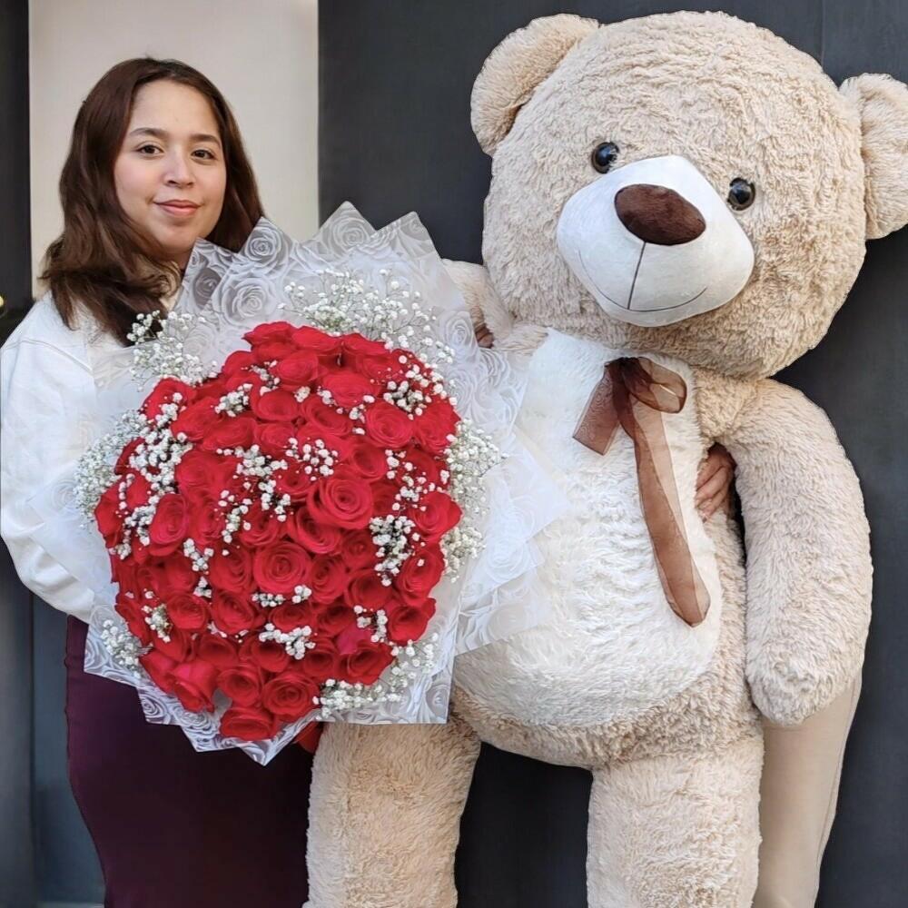 Flores Osos De Peluche Gigantes Para Regalar Con Globos Ramo De 50 Rosas  REGALO OSO GIGANTE Flores Barcelona