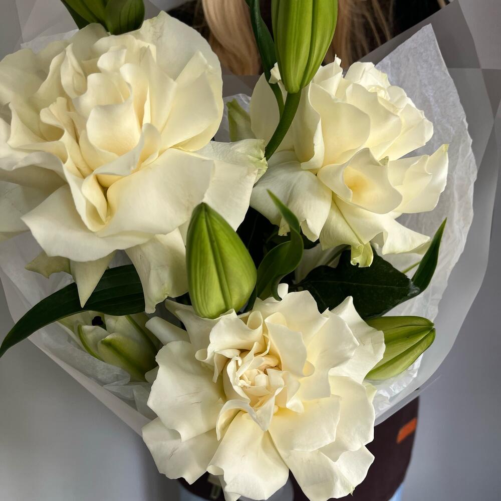 Aromatic Lily   French Rose Bouquet 🤍Нежный букет, сочетающий изысканную французскую розу и ароматную лилию