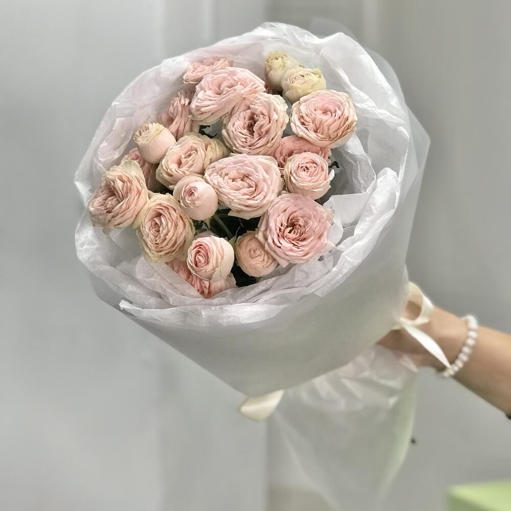 Пионовидные кустовые розы Sweet Giselle — букет «ТОП 5»