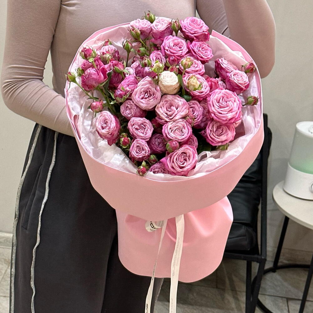 Букет кустовых  роз