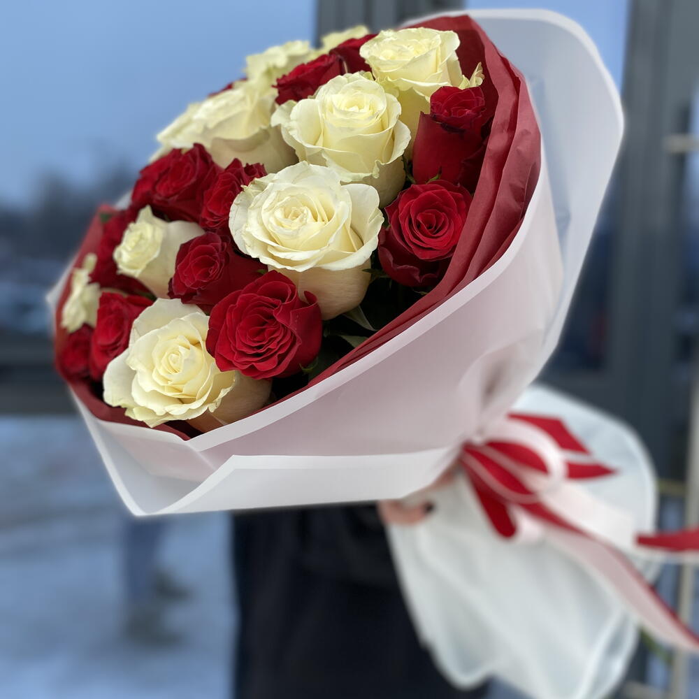 25 роз микс с упаковкой