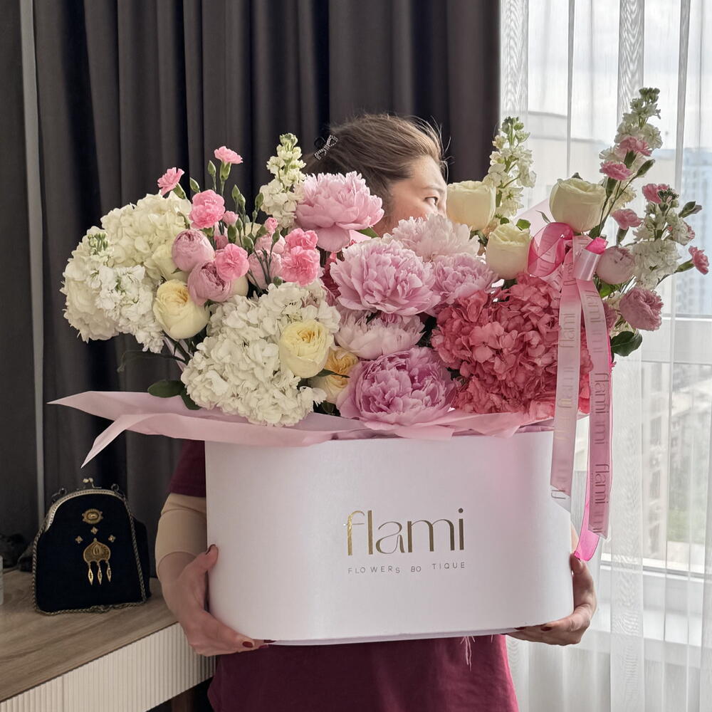 Цветы в коробке Дайсон