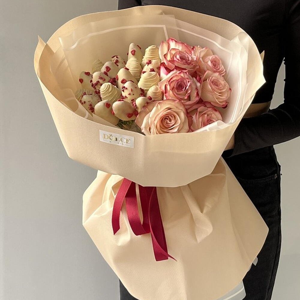 Strawberry bouquet "Feeriya" S