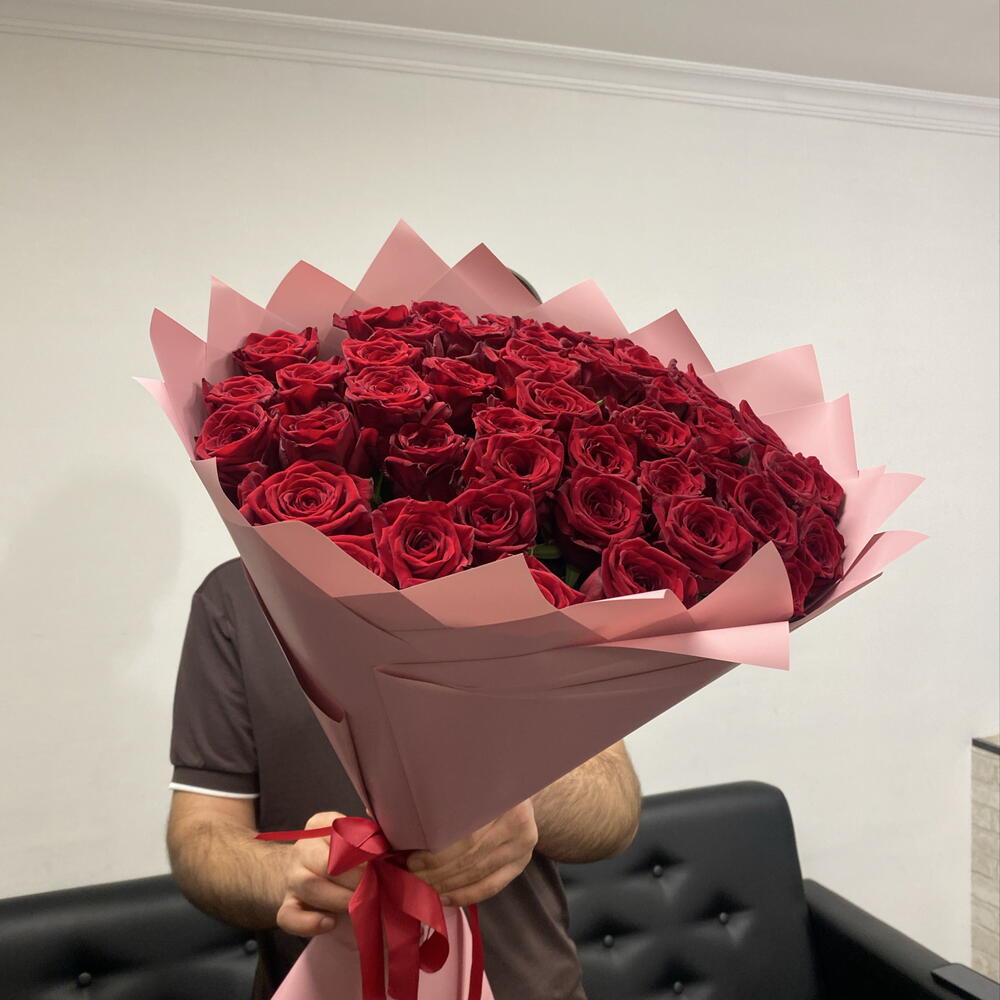 Красные розы 🌹🌹🌹