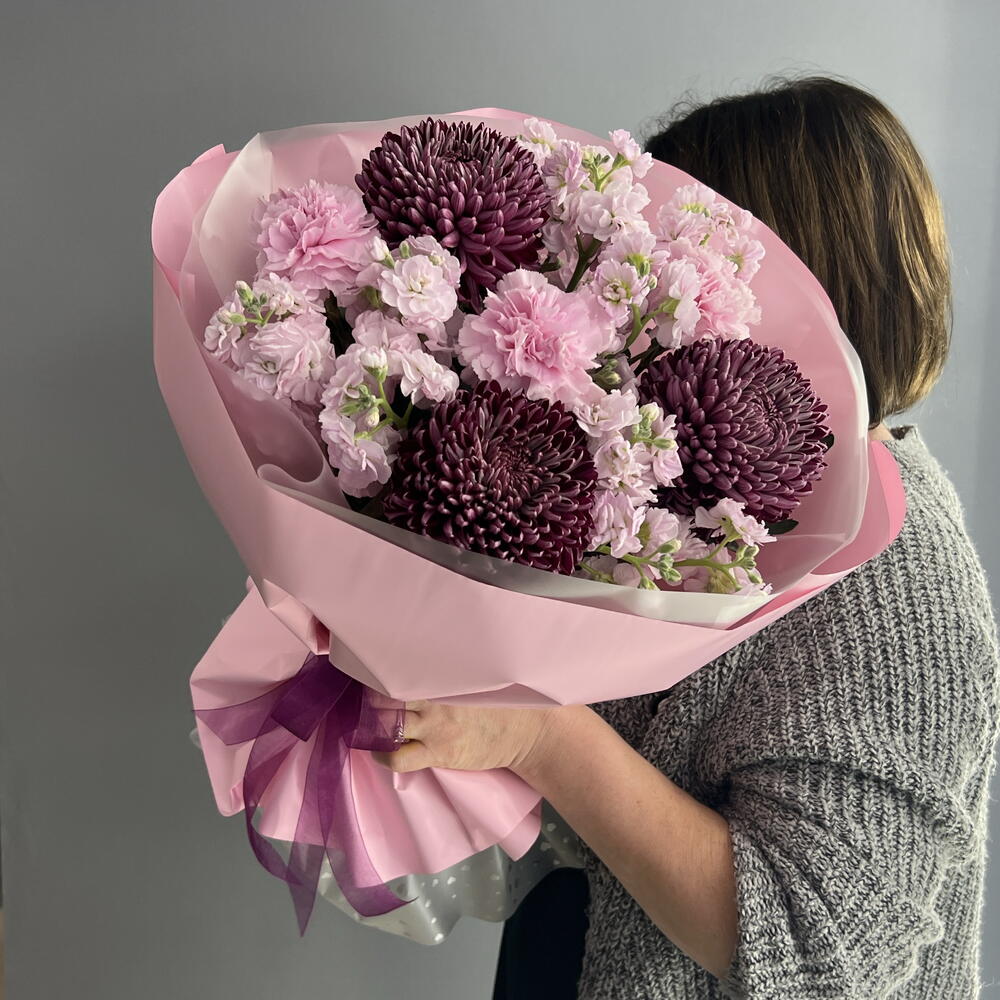 Букет сливового оттенка 🩷 хризантема бигуди 💖 ароматная маттиола 💗 розовый диантус 🌸🌸🌸