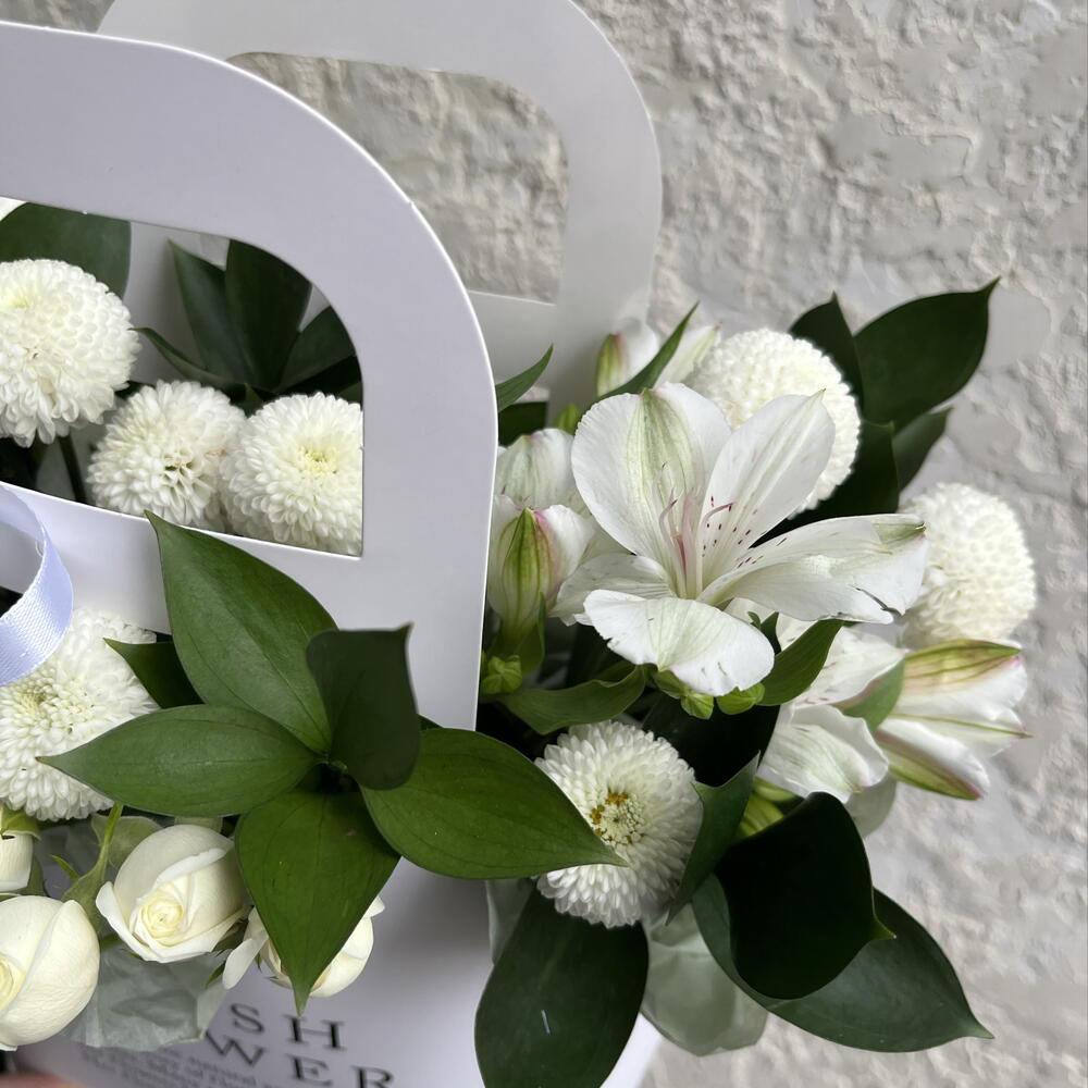 Fresh flower композиция в сумочке