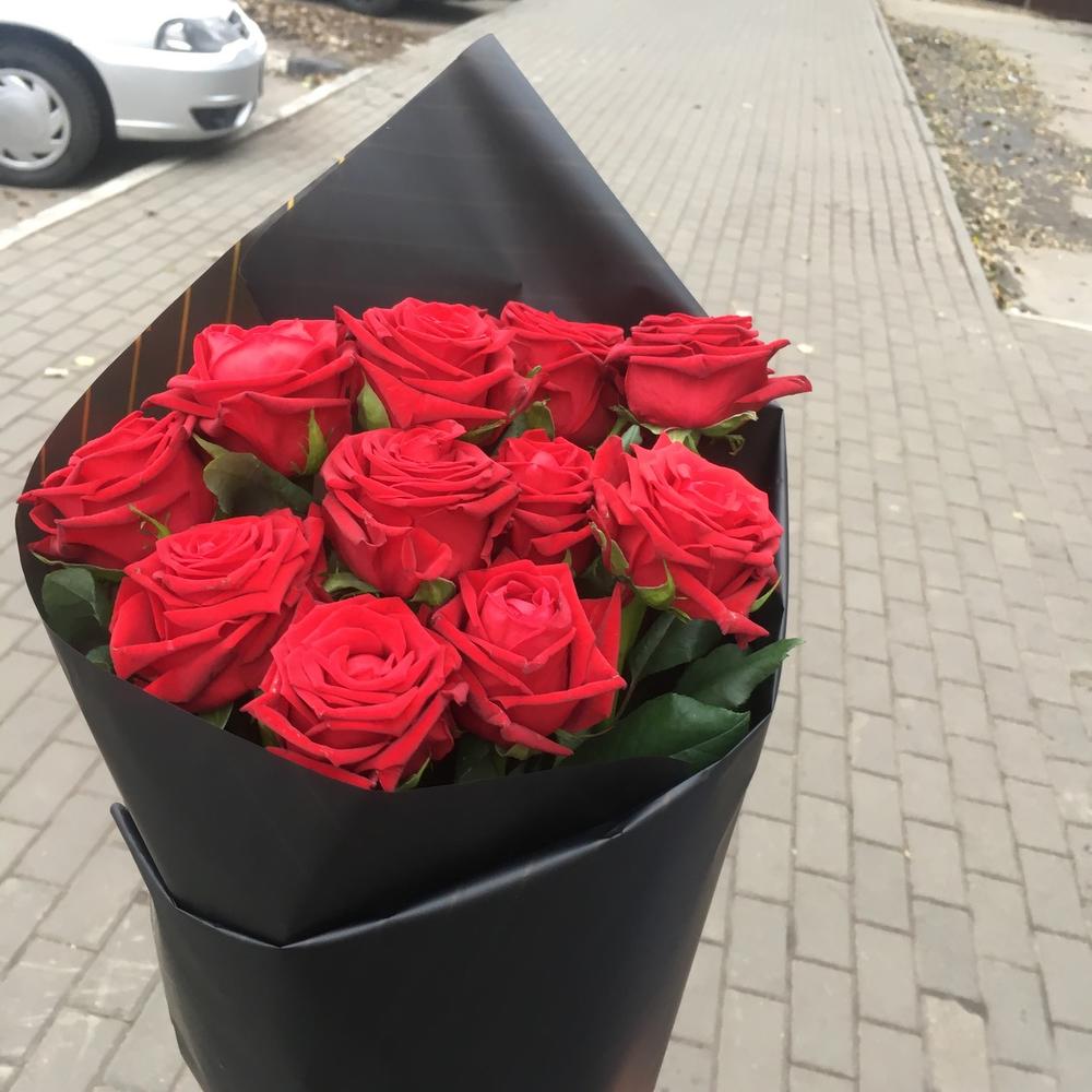 11 красных роз