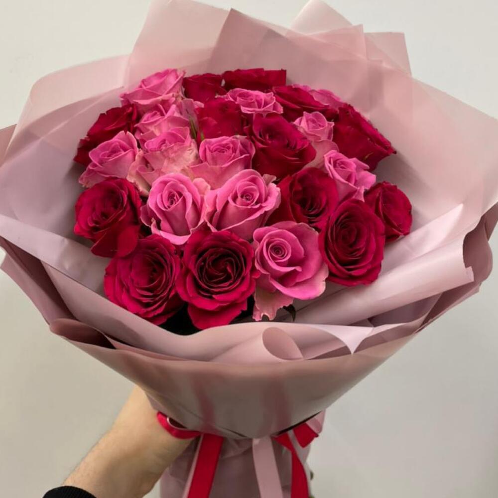 Поцелуй 💋 Букет розовых роз 25 штук