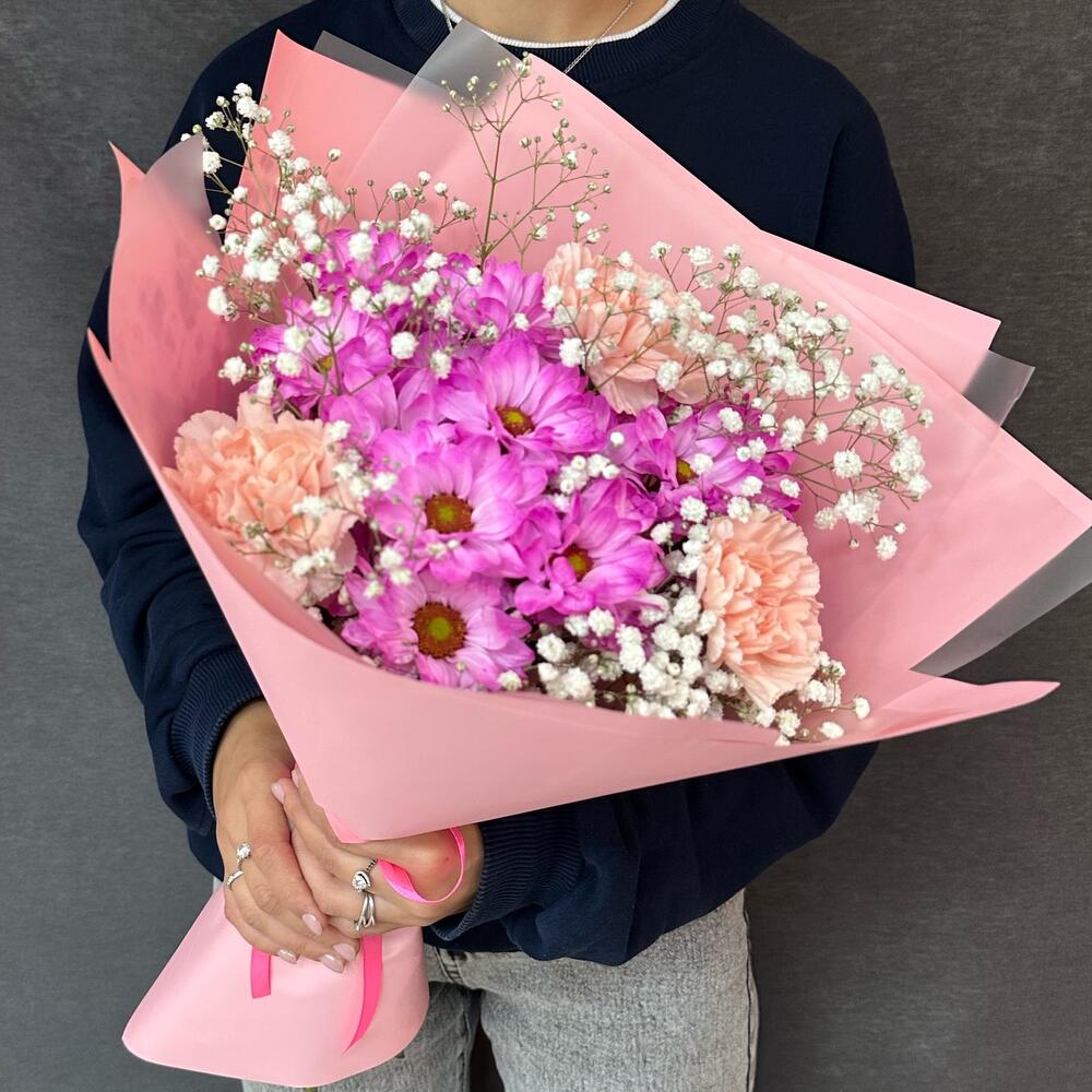 Букет из хризантем, диантусов и гипсофилы️️🌹