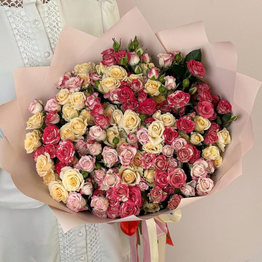 Букет из 29 кустовой розы микс