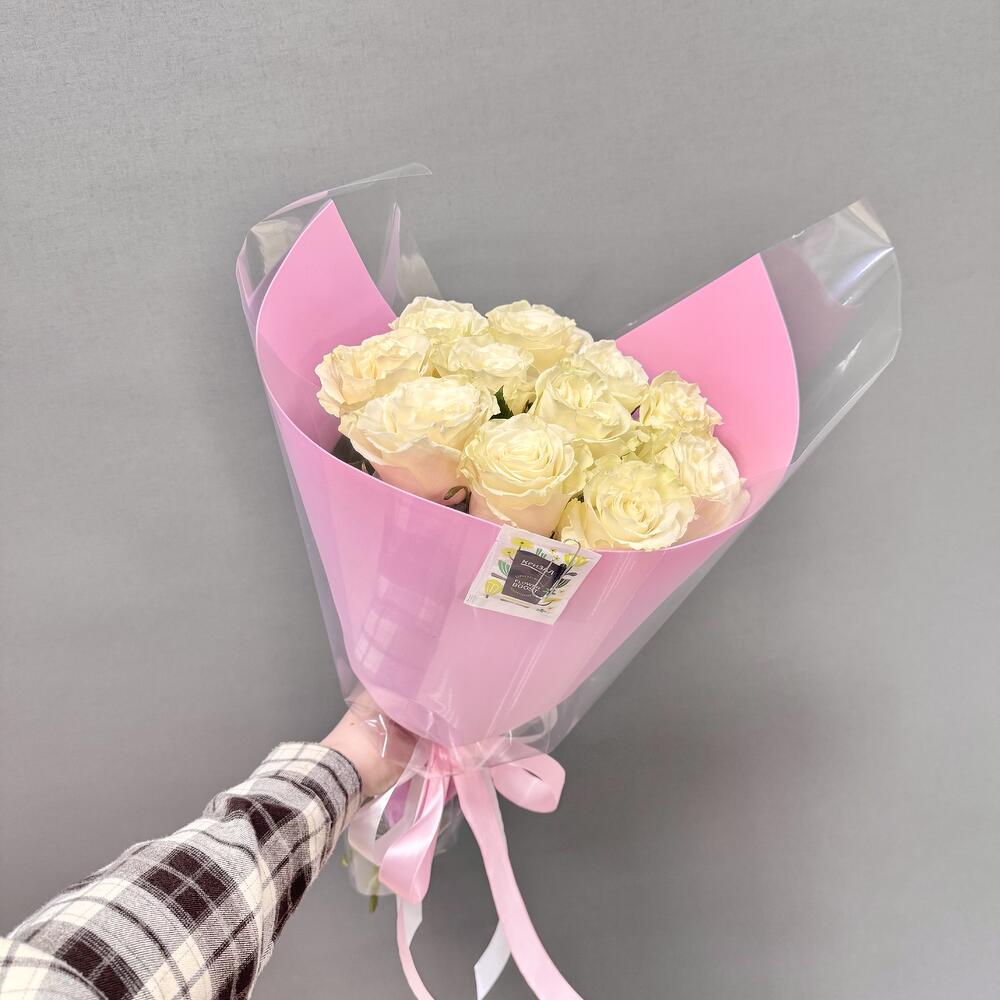 11  роз в стильной упаковке 🌸