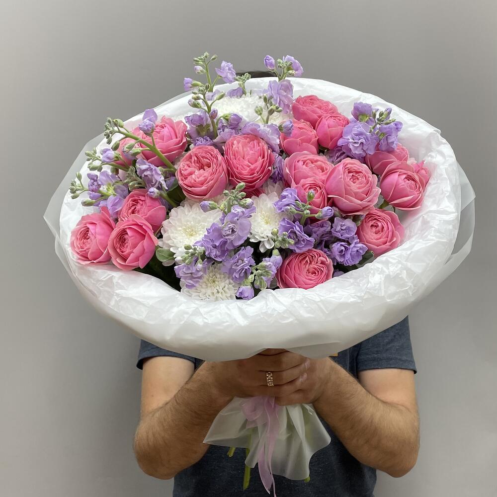 «Мелодия нежности» 💕 авторский букет из пионовидной розы, кустовой хризантемы и ароматной маттиолы