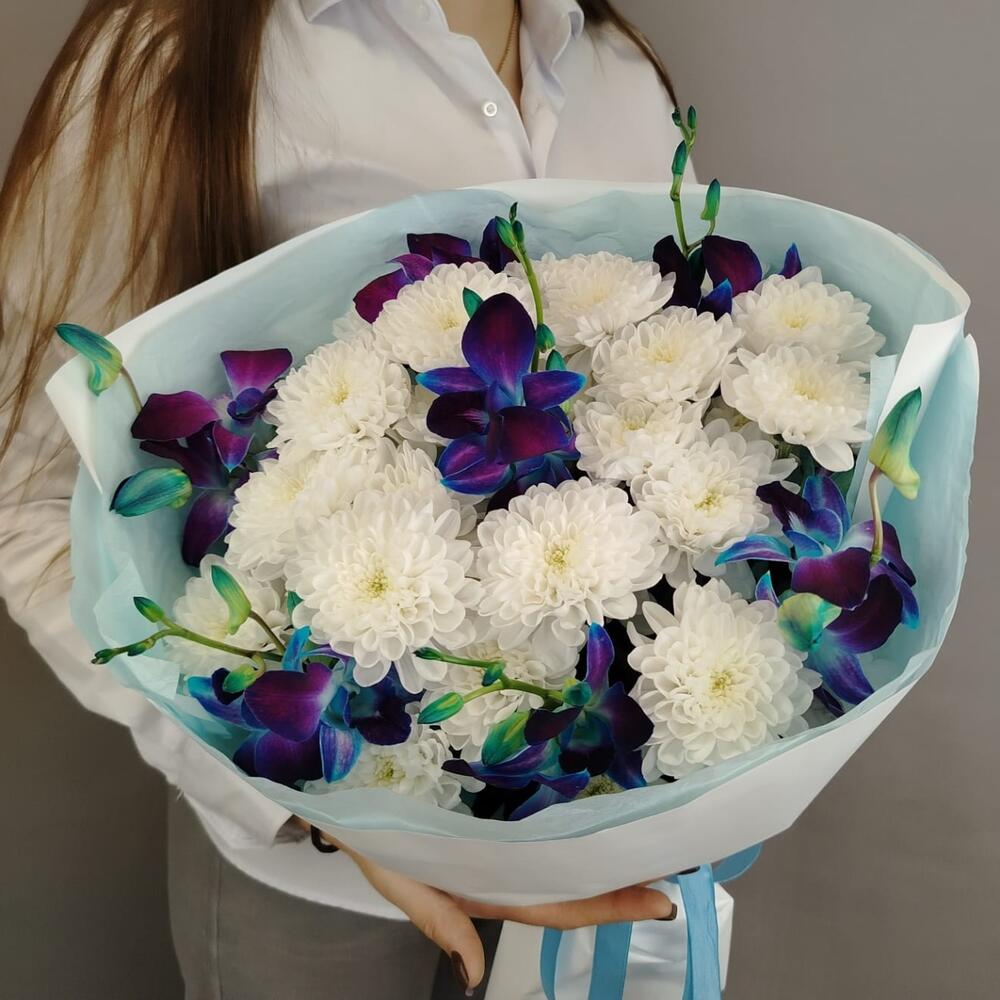 Букет из дендробиума и хризантем💙