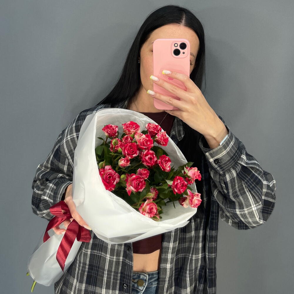 ОХАПКА ИЗ 3 КУСТОВЫХ РОЗ