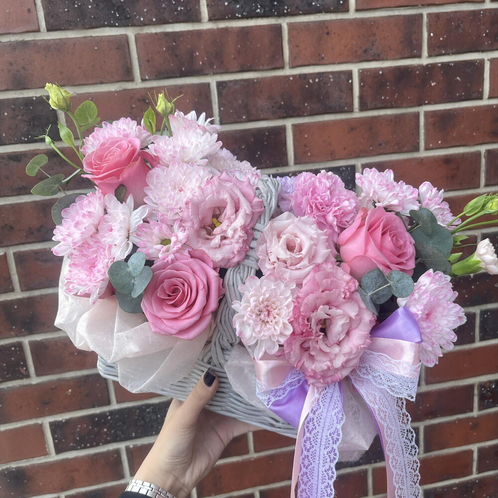 Корзинка «ВАУ» : из эустомы, розы и хризантемы🎀