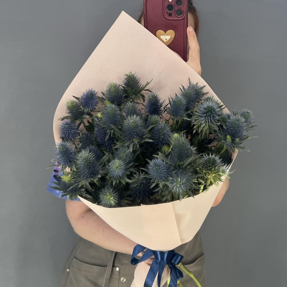 Букет изысканный 💙 с синим эрингиумом 💙💙💙