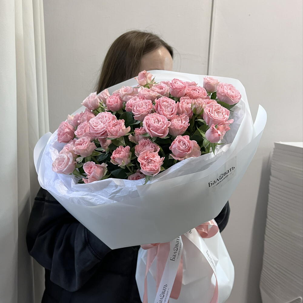 Моно: букет кустовых роз Мадам Бомбастик 9 шт