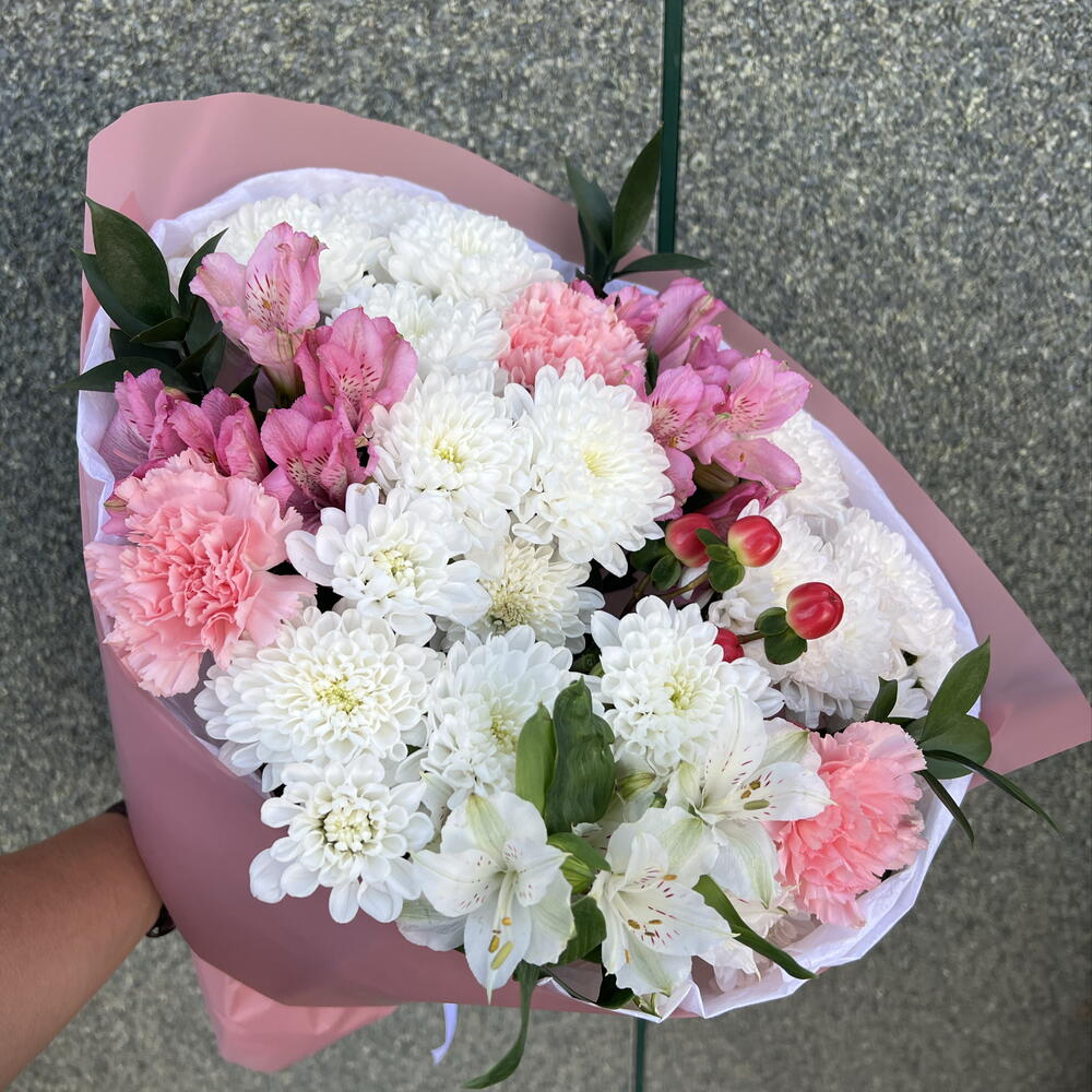 Розовый пончик