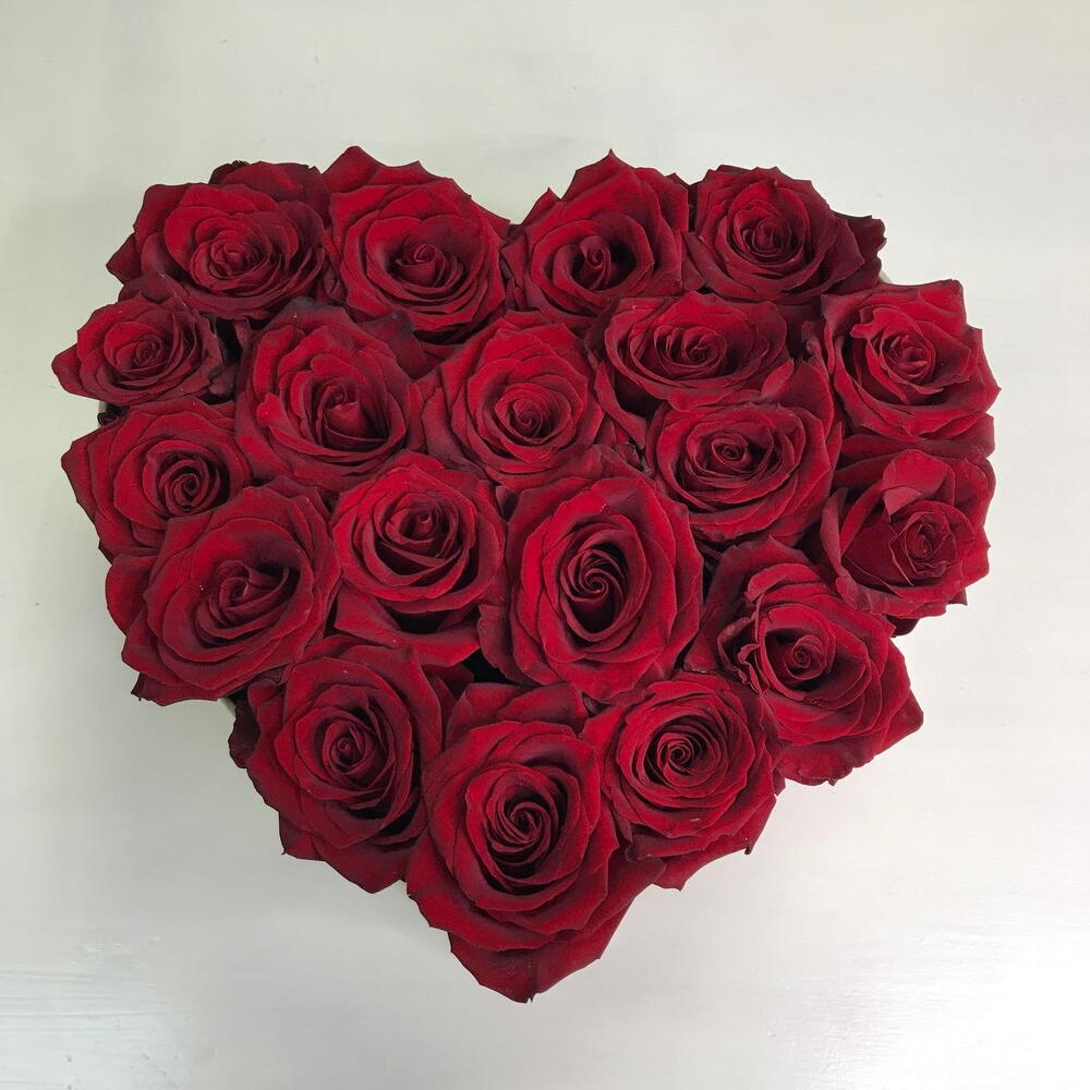 ✅ Сердце из роз композиция 💐 Хит