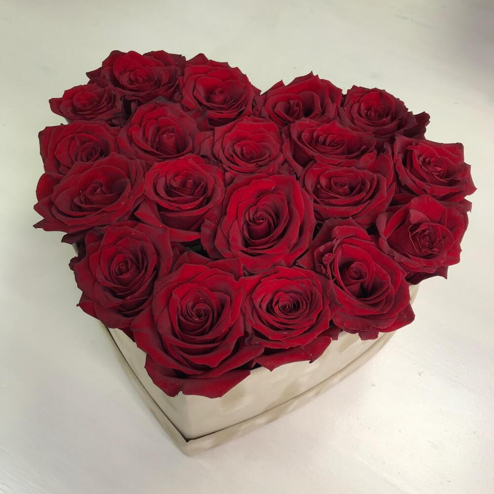 ✅ Сердце из роз композиция 💐 Хит