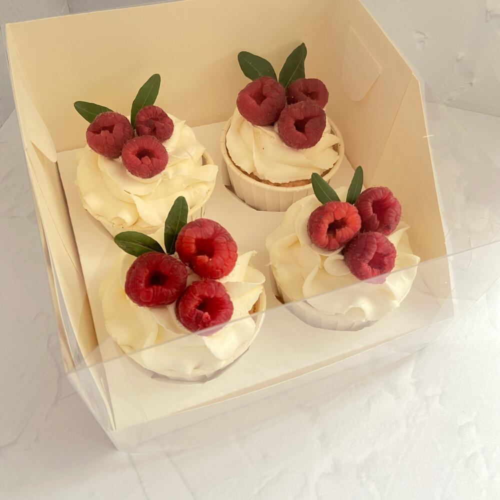 Капкейки с малиной,капкейки подарок,капкейки для девушки