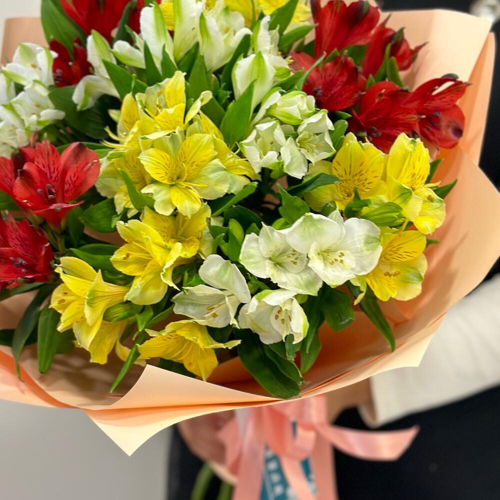 Букет из альстромерий с доставкой по Иркутску 🌸