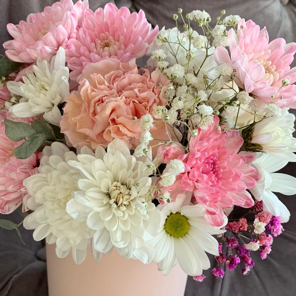 Милая композиция на стол 🌸 хризантемы / Цветы в коробке