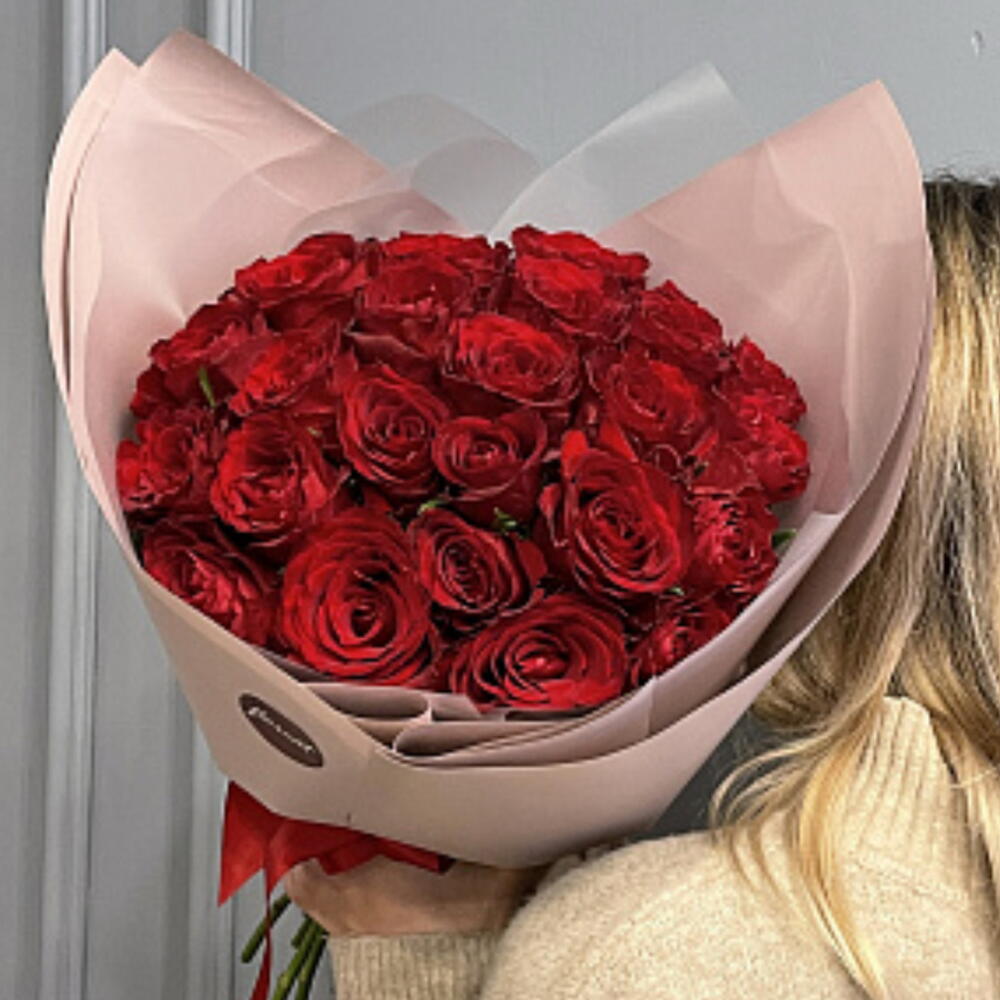 Красные розы 25 штук
