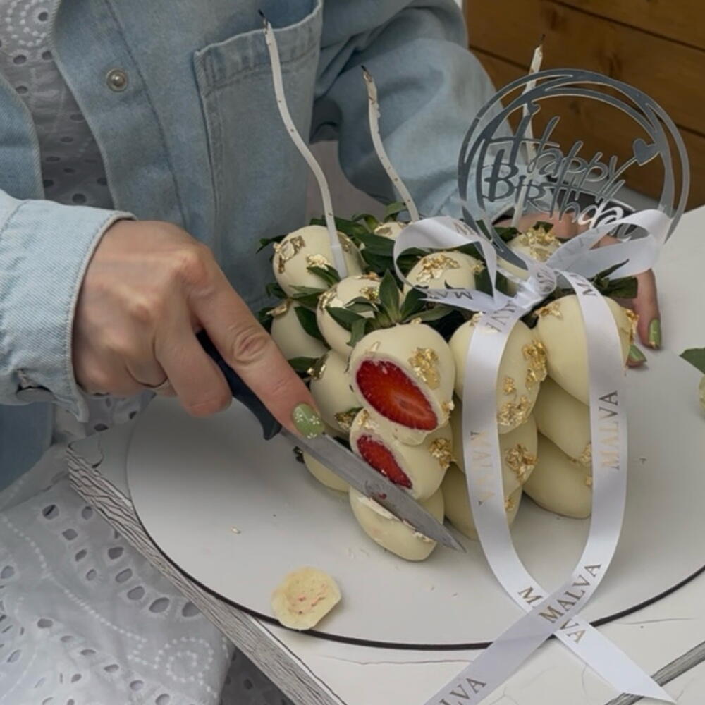 Торт из клубники в шоколаде