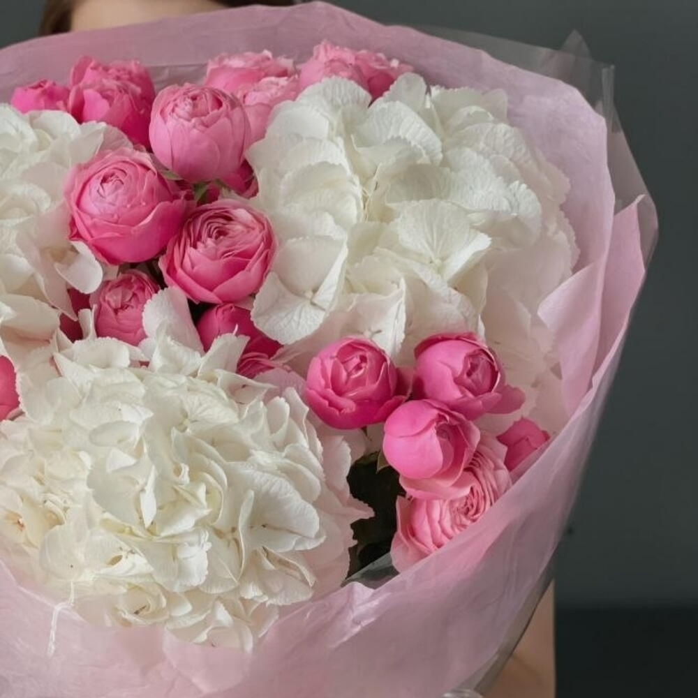 Hydrangea and spray rose bouquet