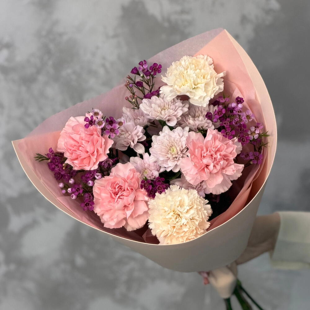 Нежный розовый ароматный букет хризантема, диантусы и хамелациум🌸 1 сентября