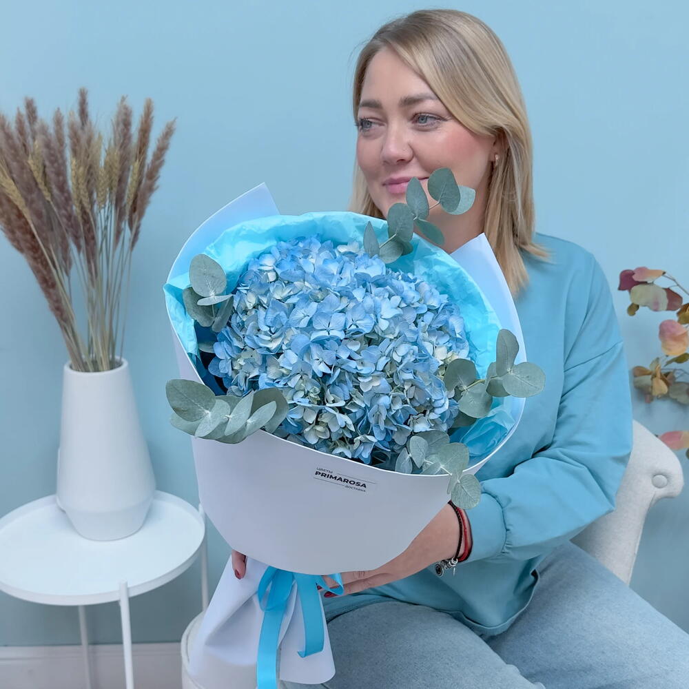 Букет из 1 голубой гортензии с эвкалиптом «Небесный»💙 39979