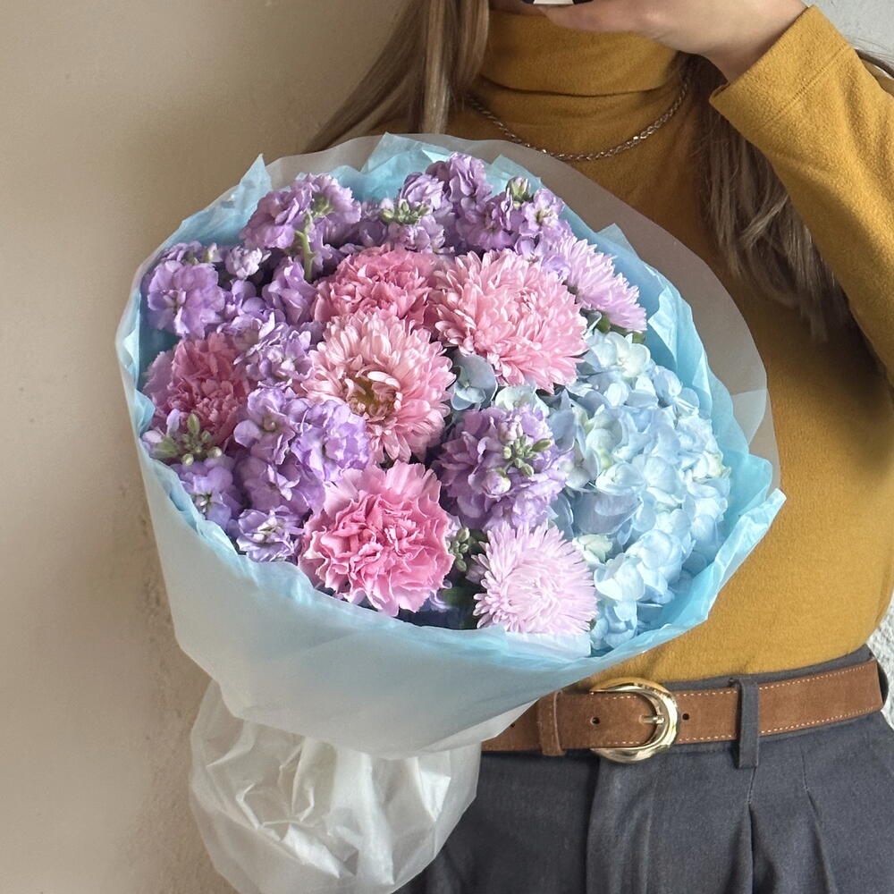 Букет «баблгам 💕🛼» с Астрой, маттиолой, гортензией