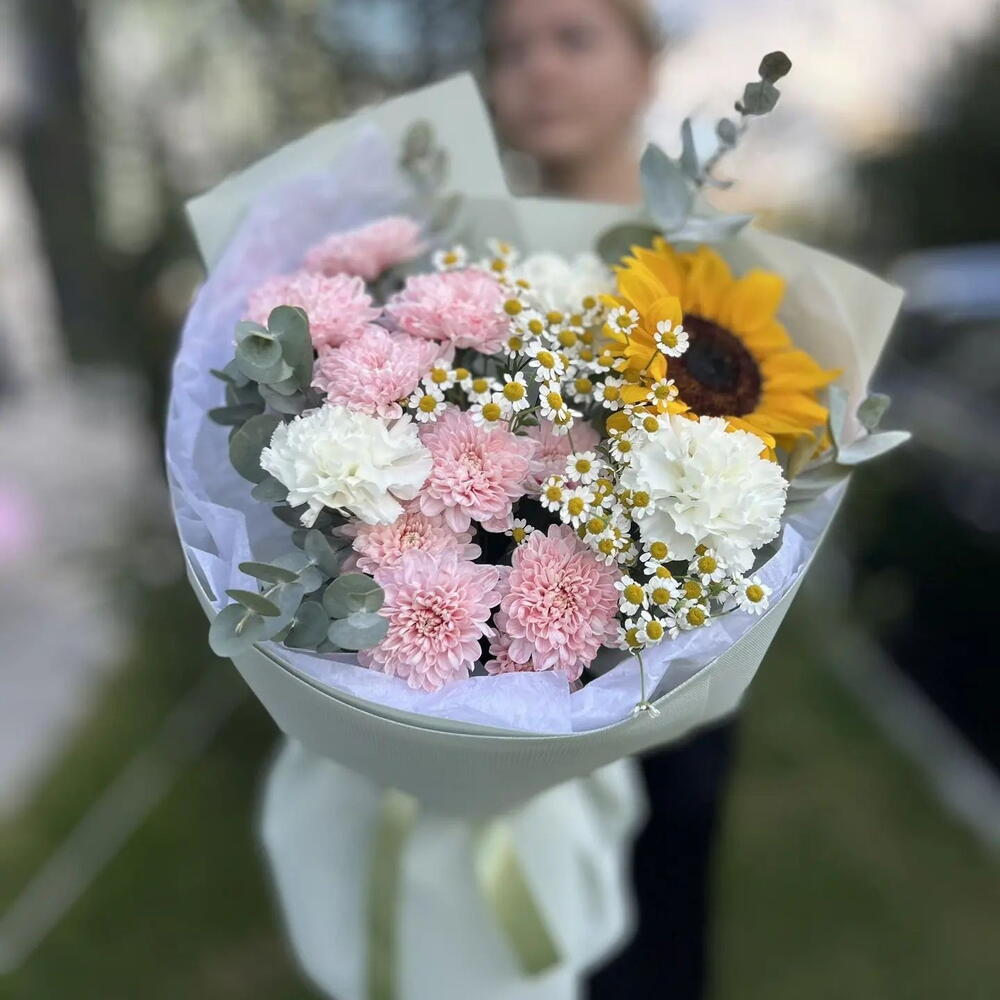 Букет с подсолнухом