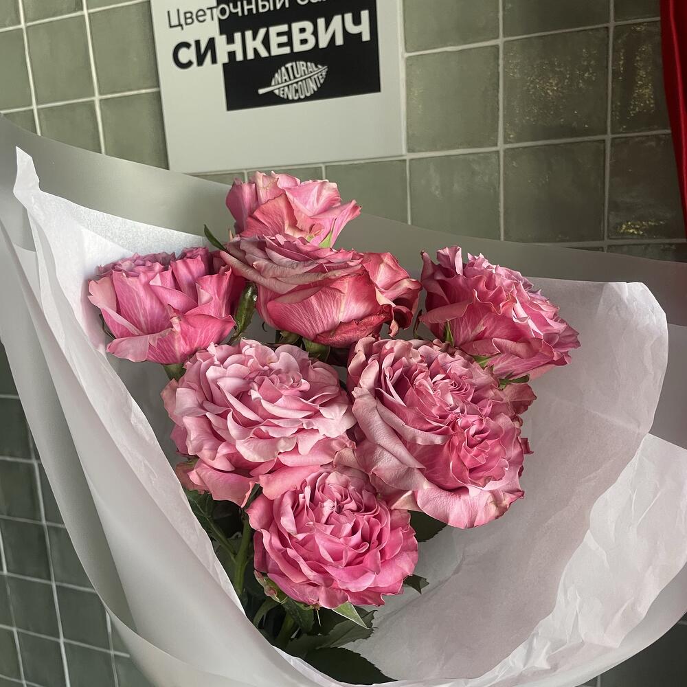 Букет из 7 пион. Роз