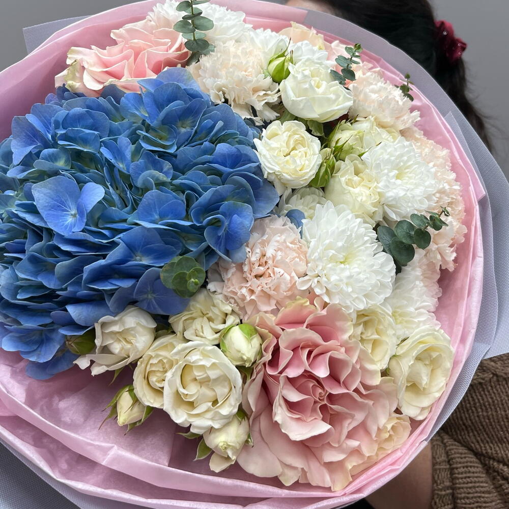 Авторский букет с гортензией и француской розой 🥰