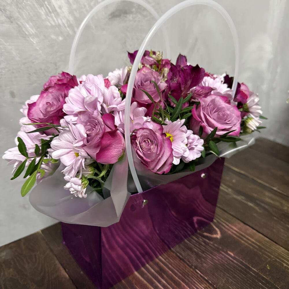 Цветы в  малиновой коробочке