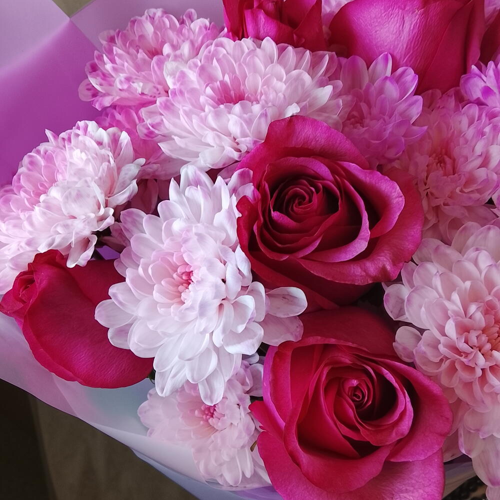 💗розы алые с хризантемой