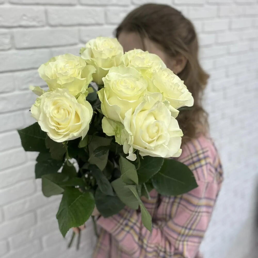 Букет из 7 белых роз