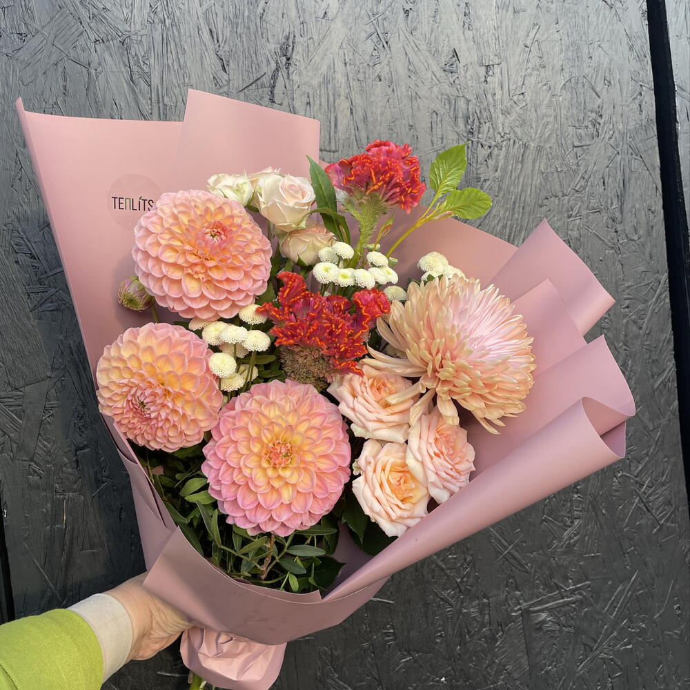 Букет в коралловых оттенках