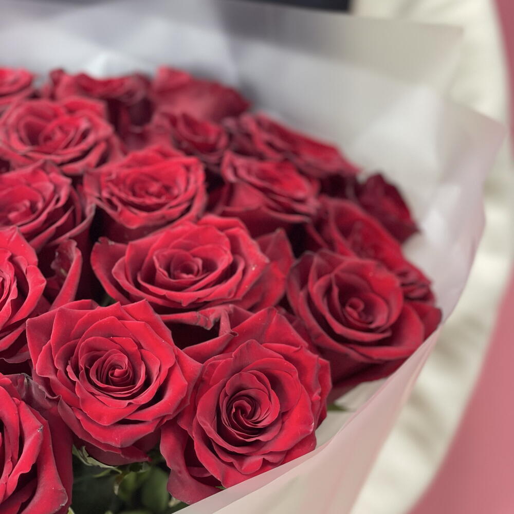 Моно букет из 25 красных роз 🌹