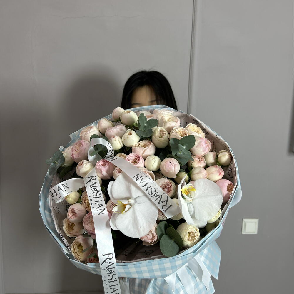Bouquet of spray roses💐