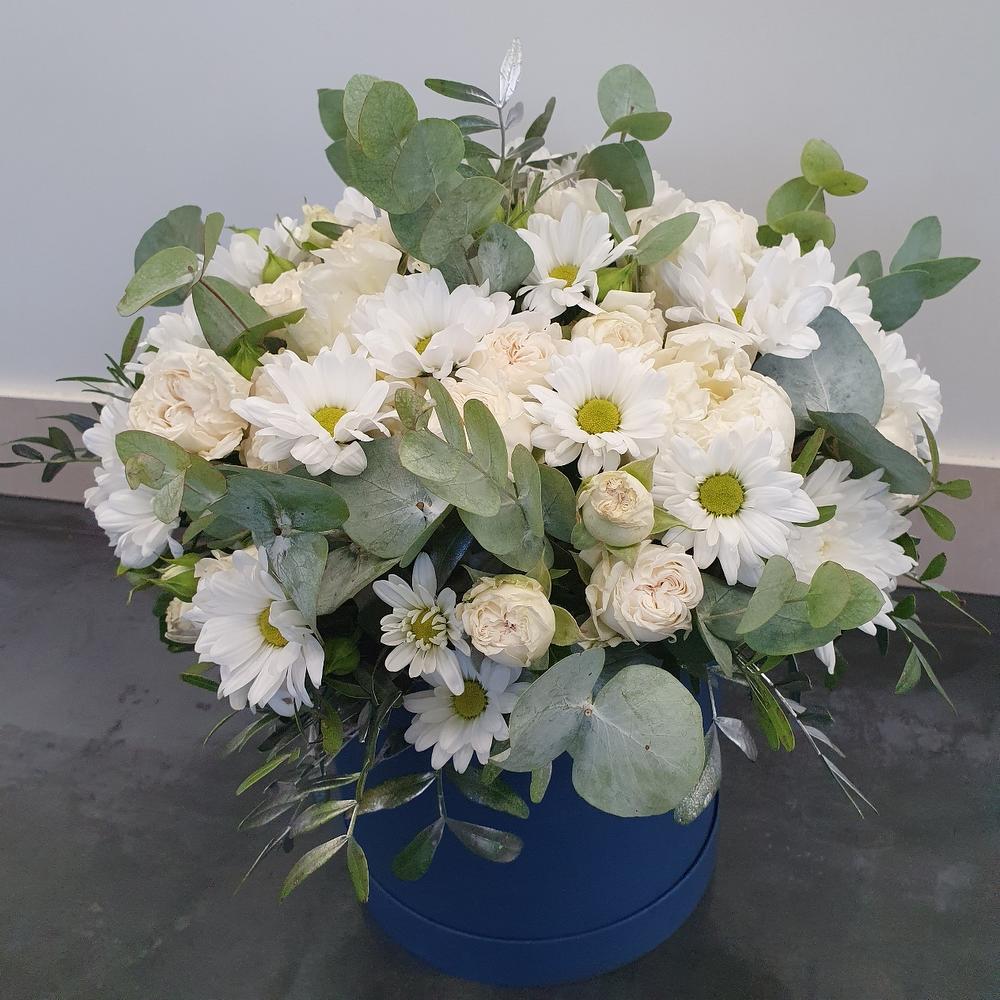 Цветы в коробке