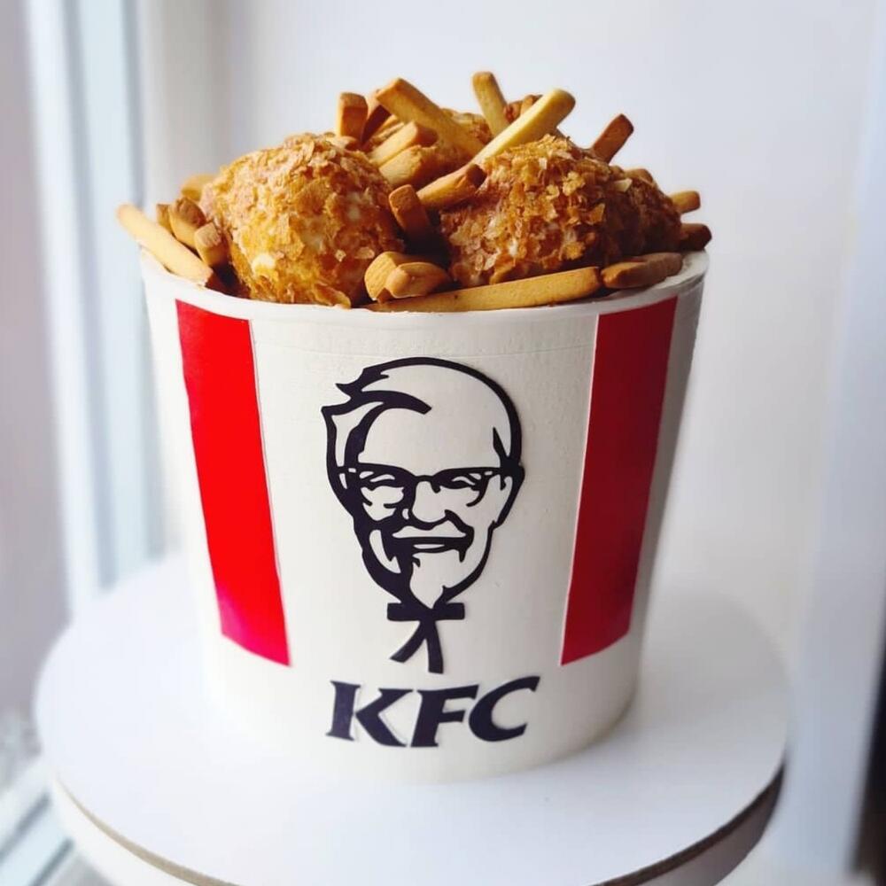 Десткий торт - сладкое ведро из KFC, Кондитерские и пекарни в Москве,  купить по цене 8000 руб, Детские торты в Suvorova.Cake с доставкой | Flowwow