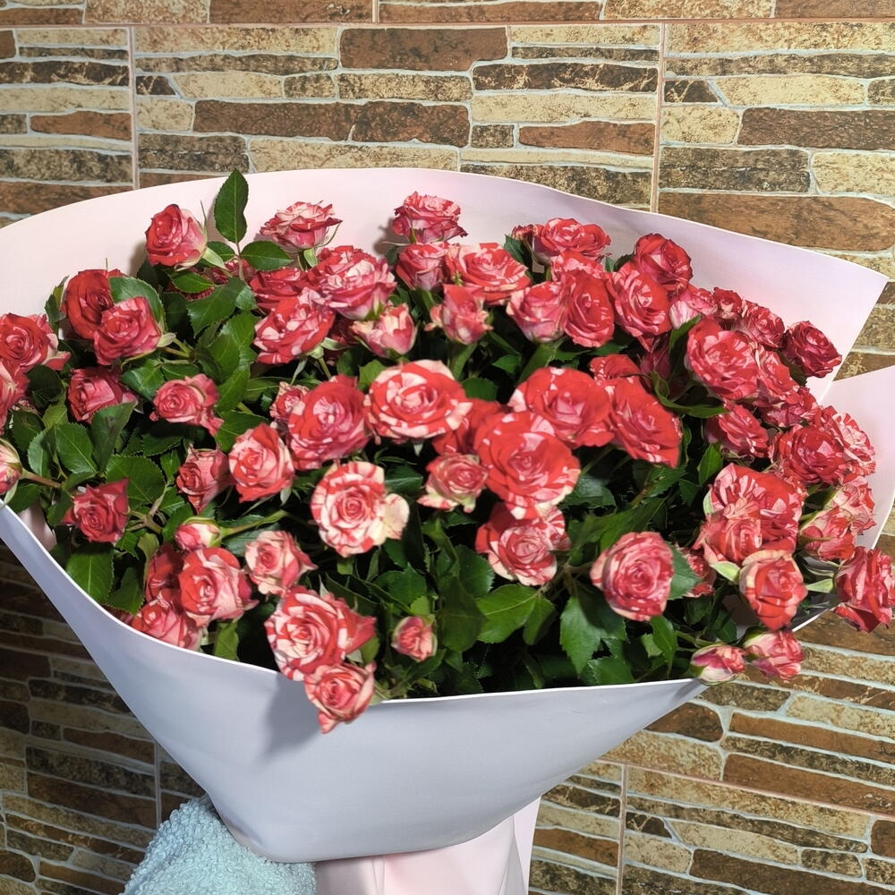 Букет из 15 кустовых роз