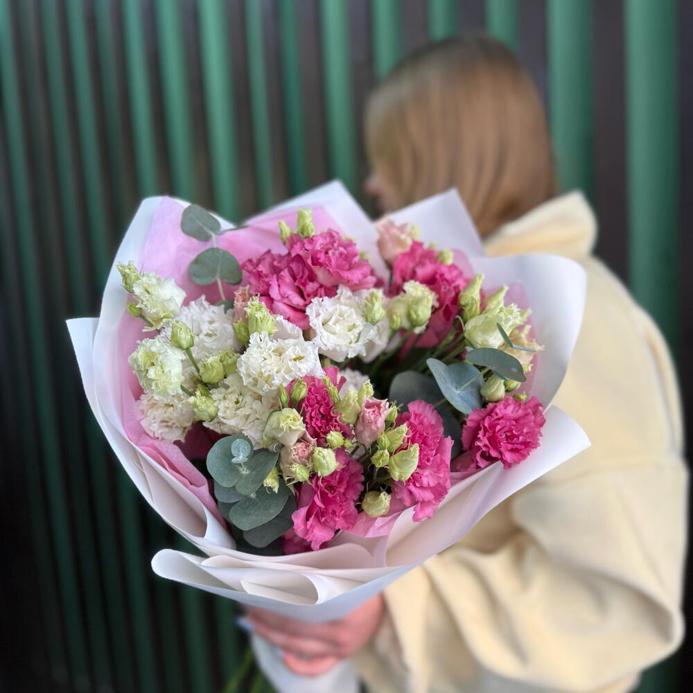 Микс эустом ( белые и розовые цвета )