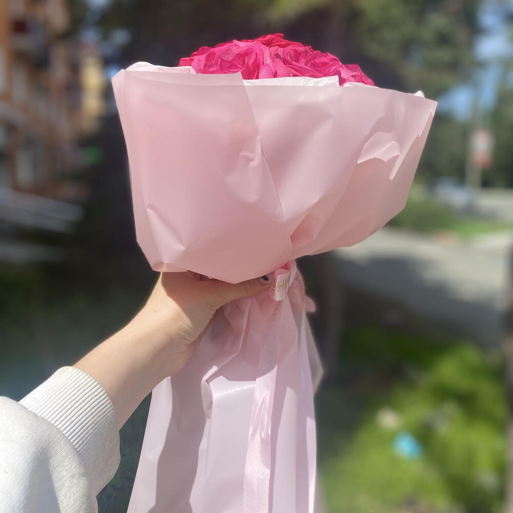 Букет из розовых роз